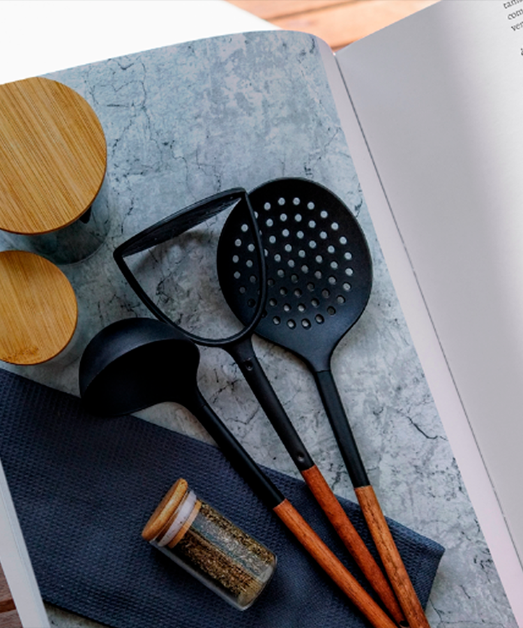 Round Table - Portada